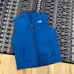 The North Face puffer vest 🌳 Boys M 10/12